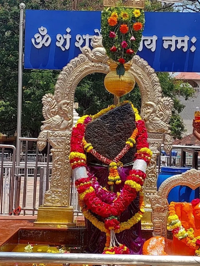 Shree Shanidev Temple, Shani Shingnapur