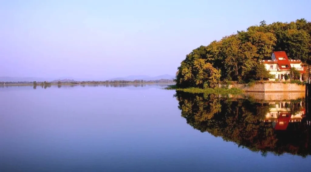 Khekranala Dam