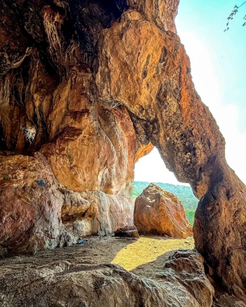 Kachargad Caves